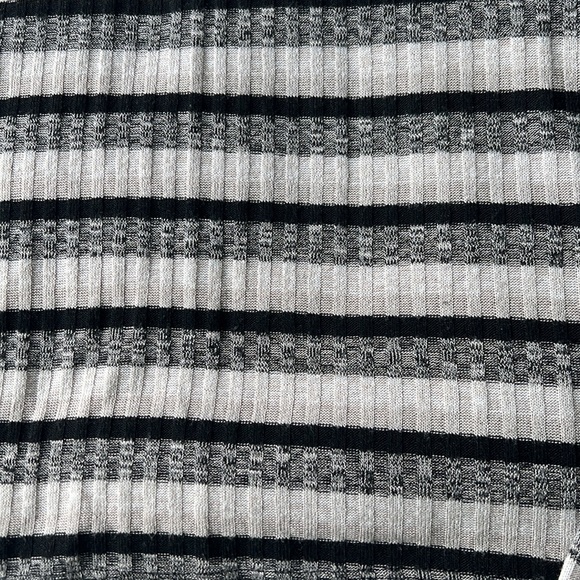 Scoop knit top - Picture 3 of 3